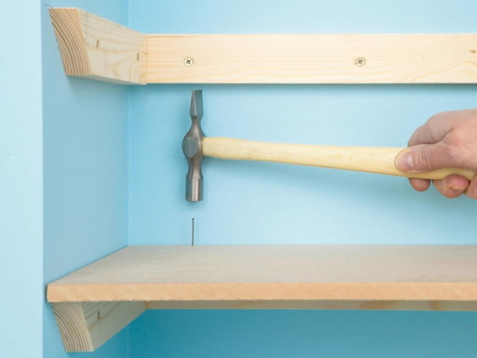 Securing the shelf