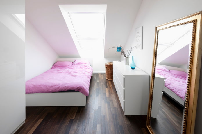 Laundry basket in the bedroom