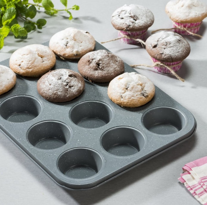 metal muffin pan