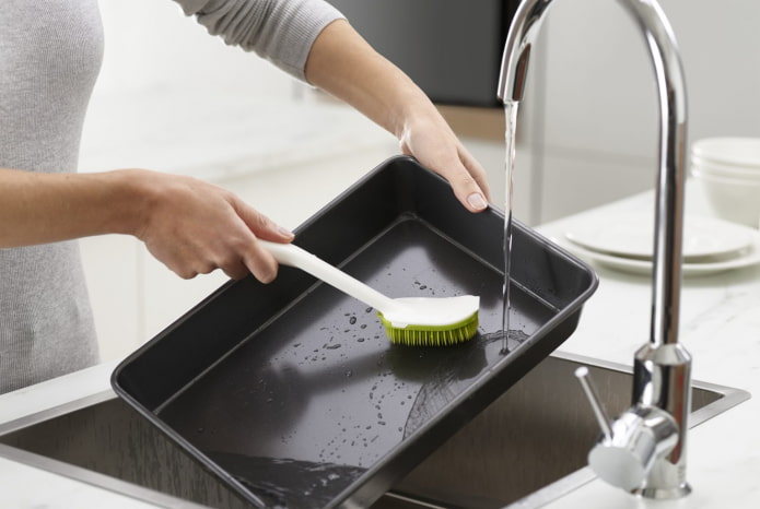 how to wash baking sheets
