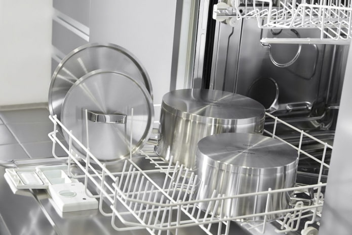what kind of cookware cannot be washed in the dishwasher