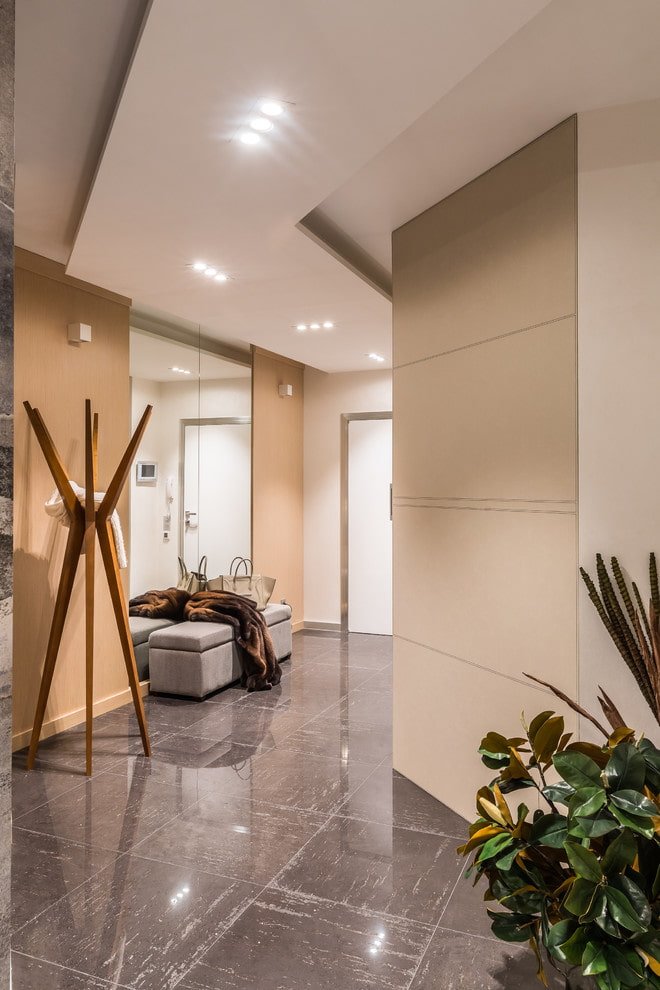plasterboard ceiling structure in the hallway