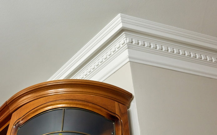 wide ceiling fillet