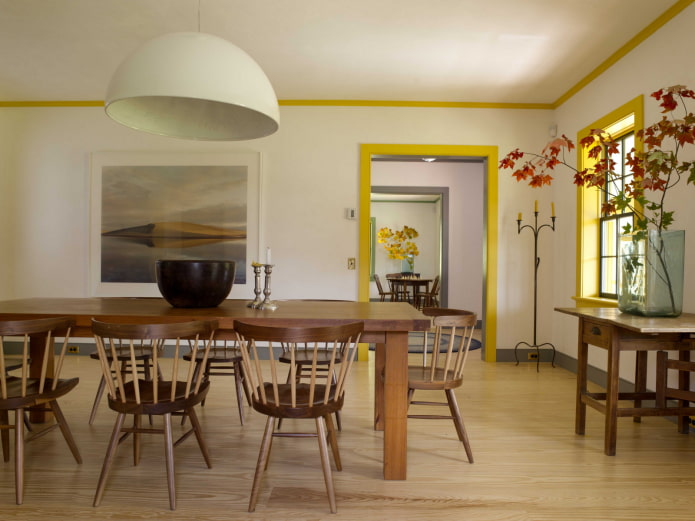 yellow ceiling moldings in the interior