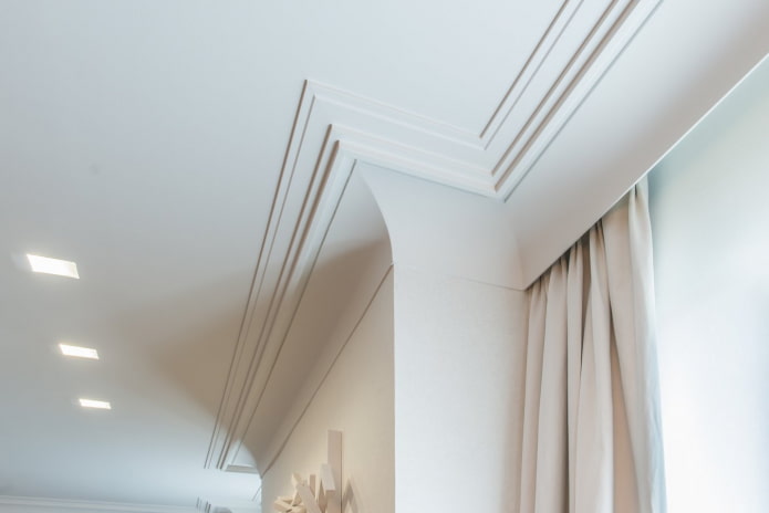 ceiling molding in the form of a ladder