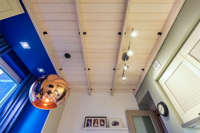 Ceiling made of clapboard