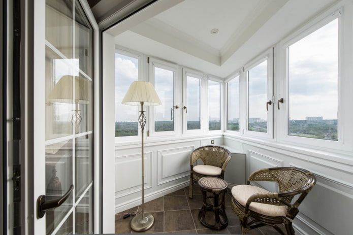 suspended plasterboard structure on the loggia
