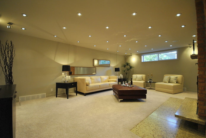 spot lighting on the ceiling in the interior