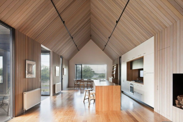 spacious kitchen-dining room with planken finishing