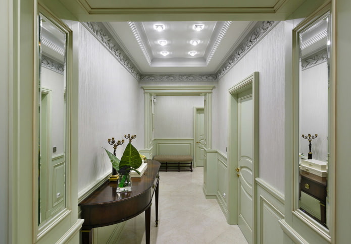 ceiling design in the hallway in the neoclassical style