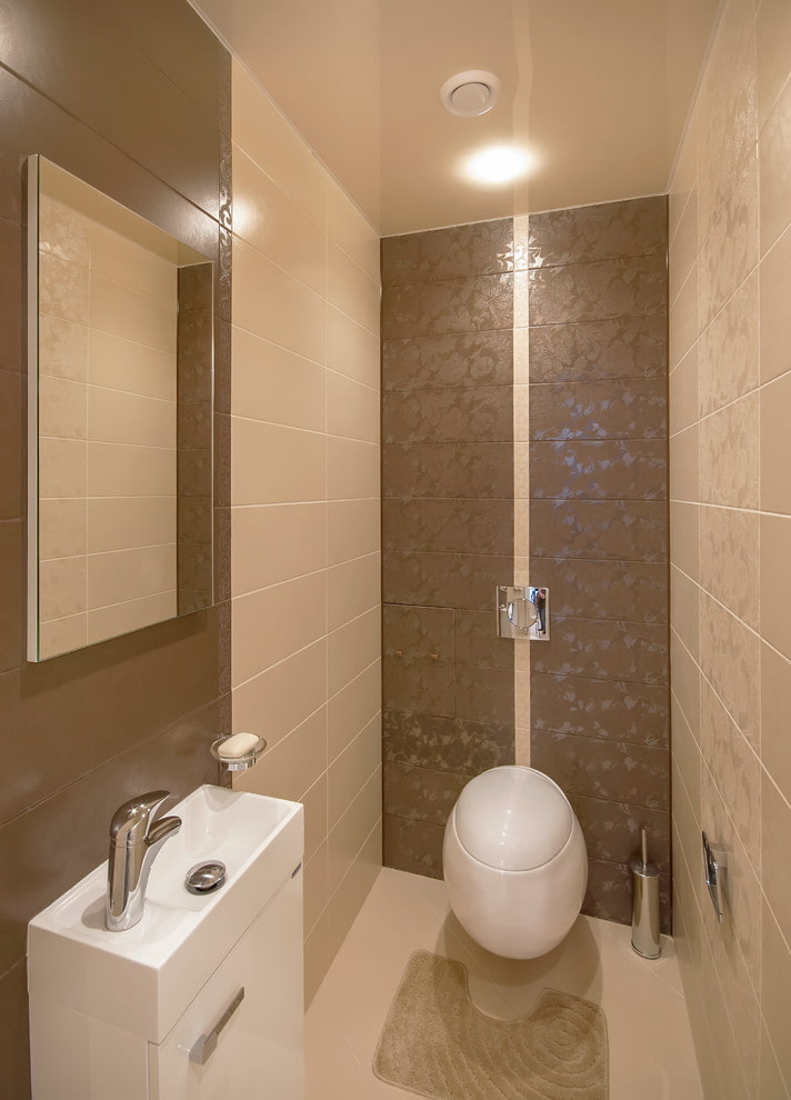 beige stretch ceiling in the bathroom