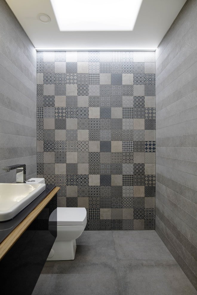 suspended plasterboard structure in the bathroom