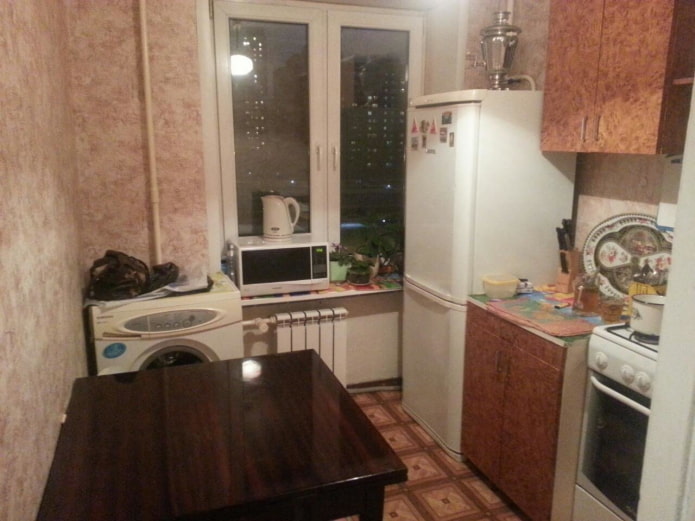 Kitchen before renovation