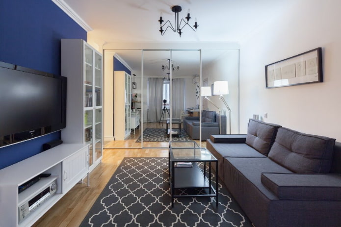 Mirror cabinet