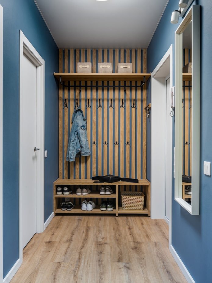 open storage system in the interior of a narrow corridor