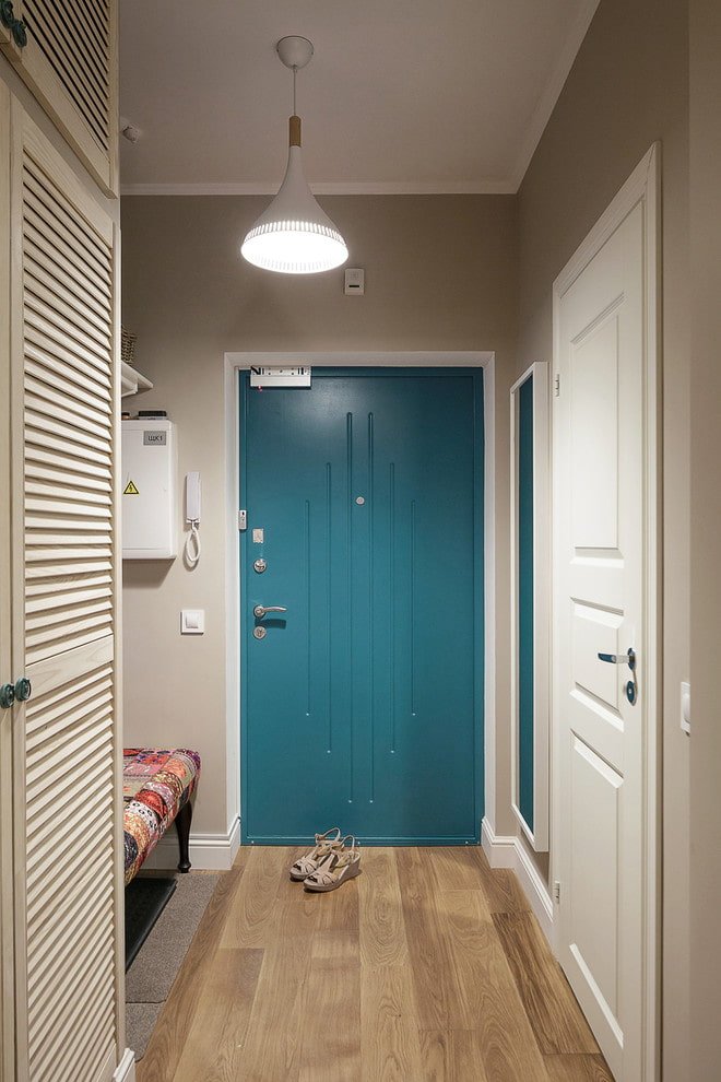 lighting in the hallway in a Khrushchevka