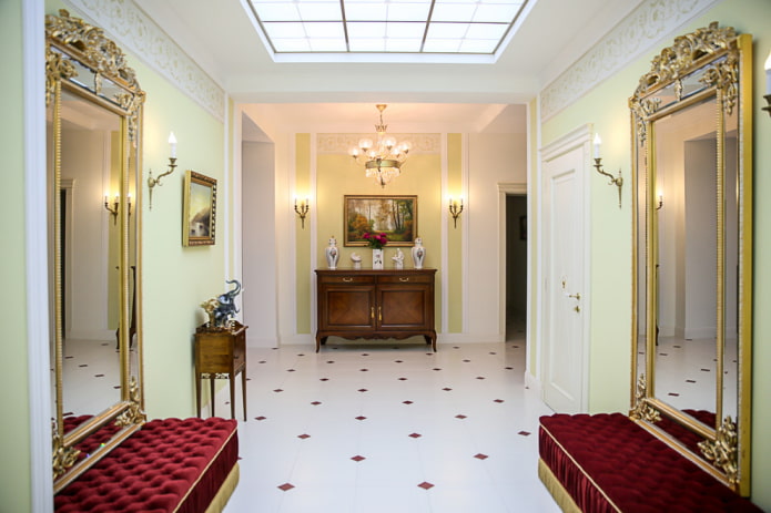 decorative design of the hallway in the classic style