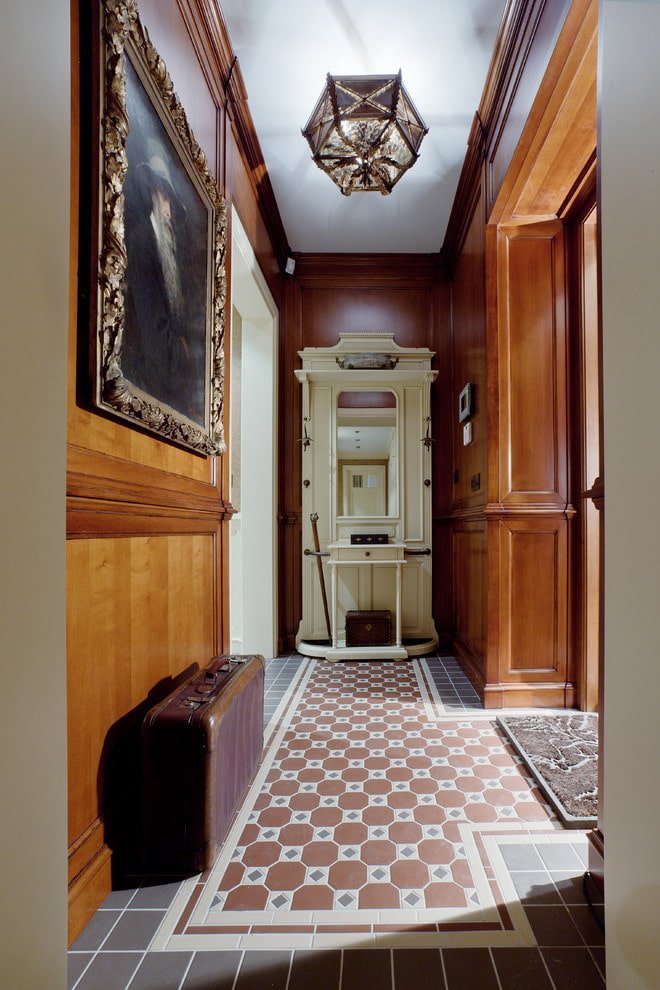 color scheme of the interior of the hallway in the classic style