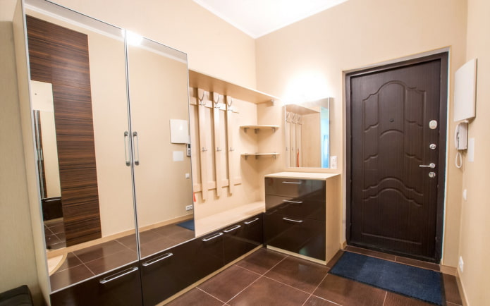 spacious hallway in the apartment