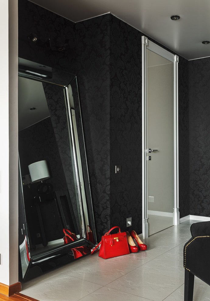 Patterned wallpaper