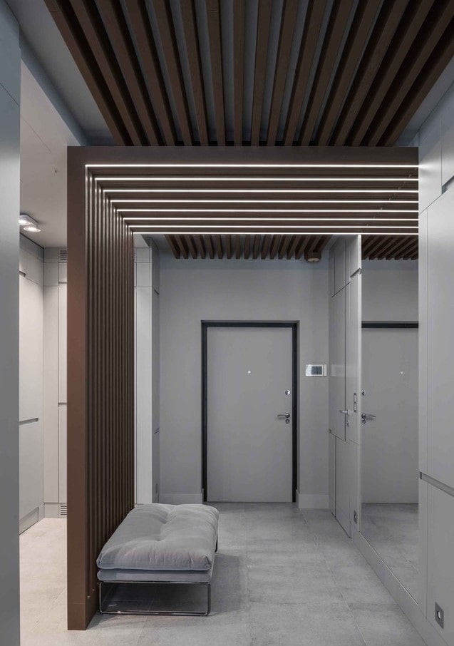 color scheme of the hallway in the high-tech style