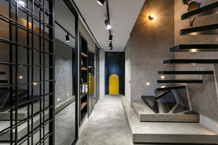 lighting in the hallway in industrial style