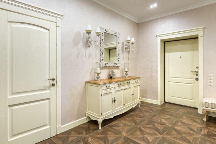Provencal style hallway decoration
