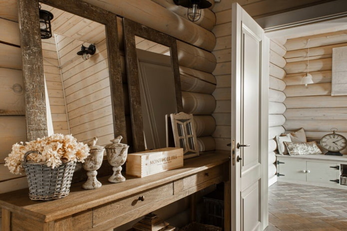 decor and accessories in the interior of the hallway in the Provence style