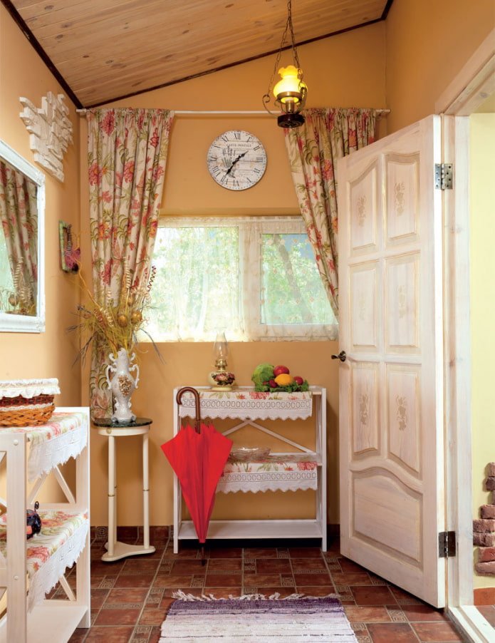 color scheme of the hallway in the Provence style