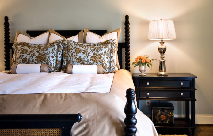classic style bedside table
