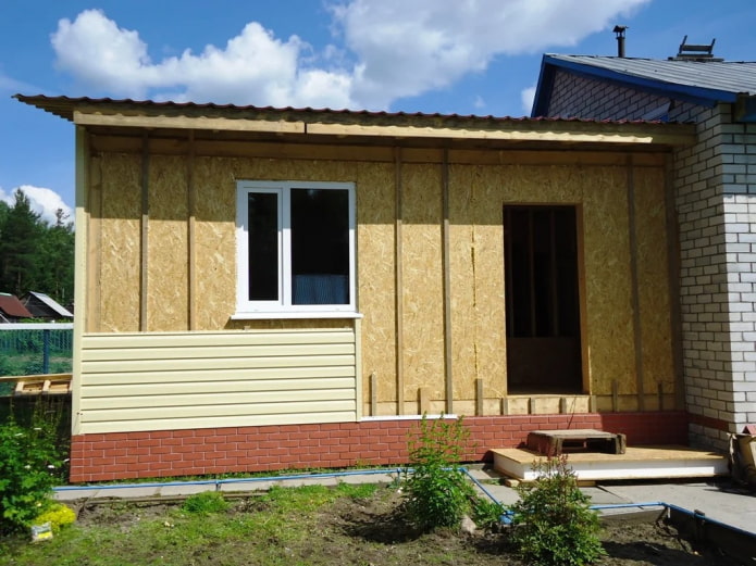 finishing an extension made of sip panels with siding