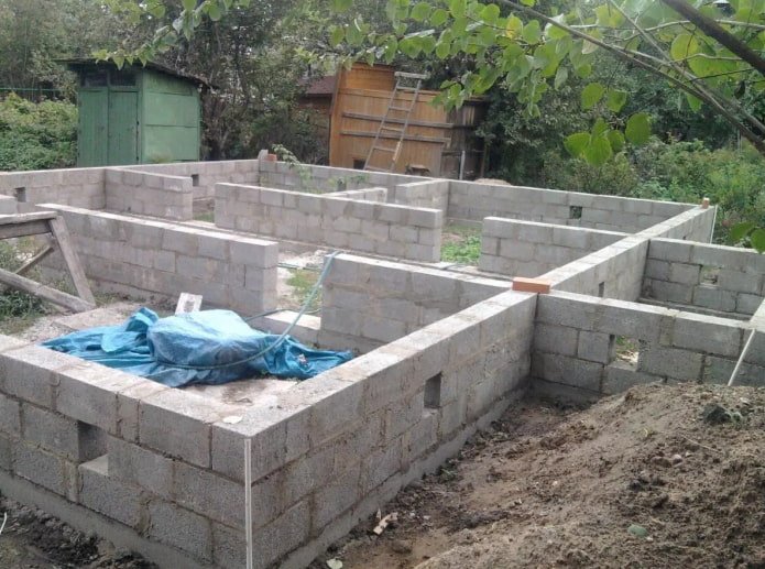 square vents in a block foundation