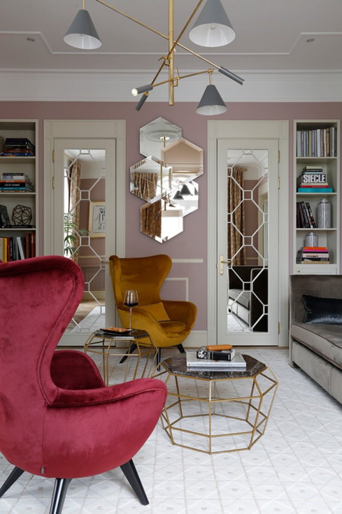 decor between doors