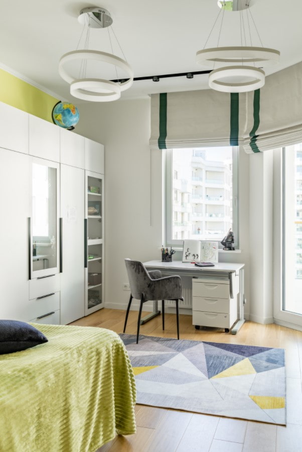 growing desk in the interior