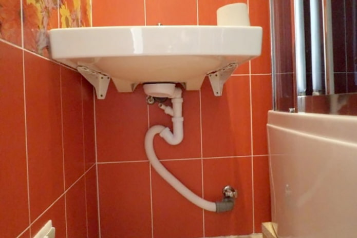 Connecting the corrugated pipe