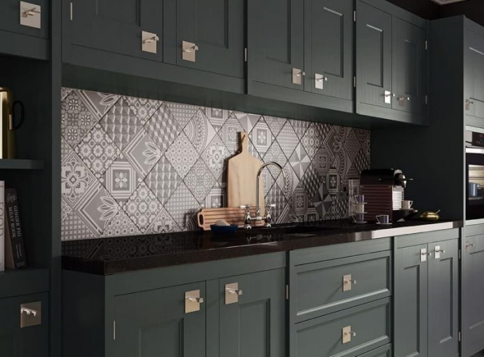 Diagonal laying of tiles