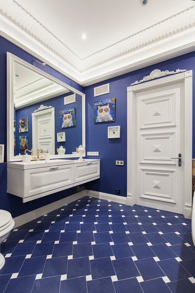 tile layout on the floor in the bathroom