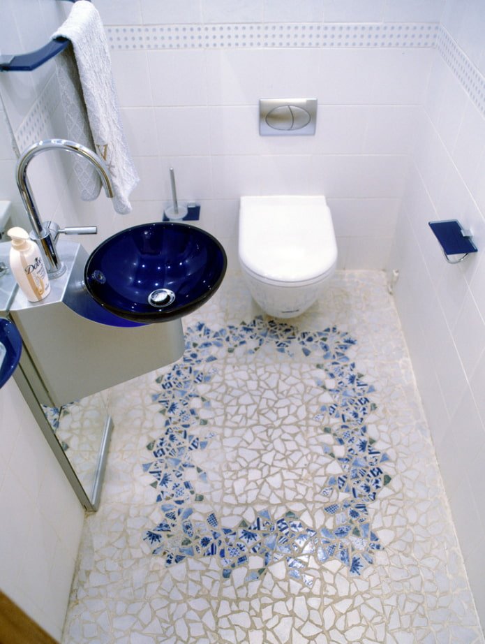 tile layout in the bathroom interior