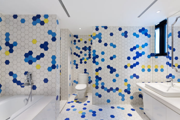 tile layout in the interior of the bathroom