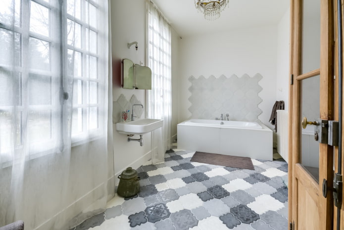 tile layout on the floor in the bathroom