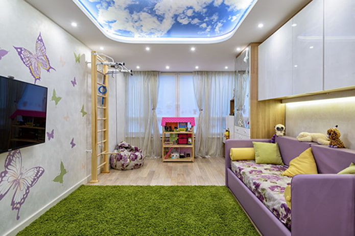 stretch ceiling in the nursery 