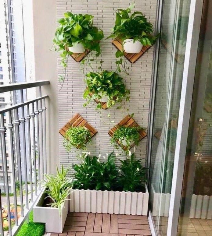 Balcony landscaping