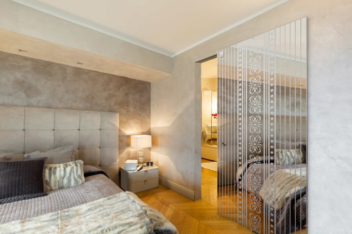 sliding door with mirror in the interior