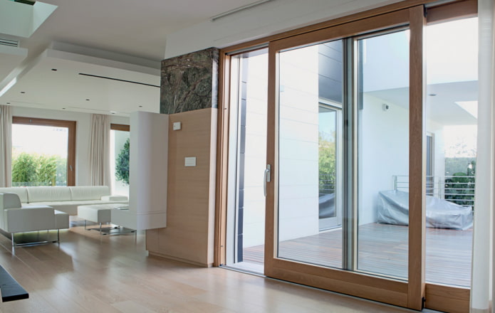 sliding panoramic panels in the interior