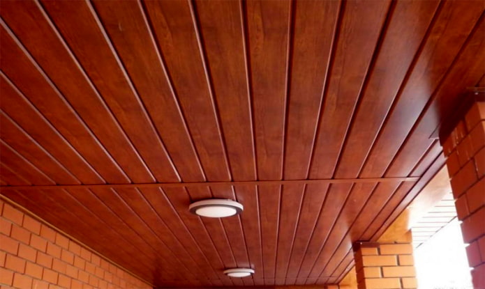 slatted suspended structure under the tree