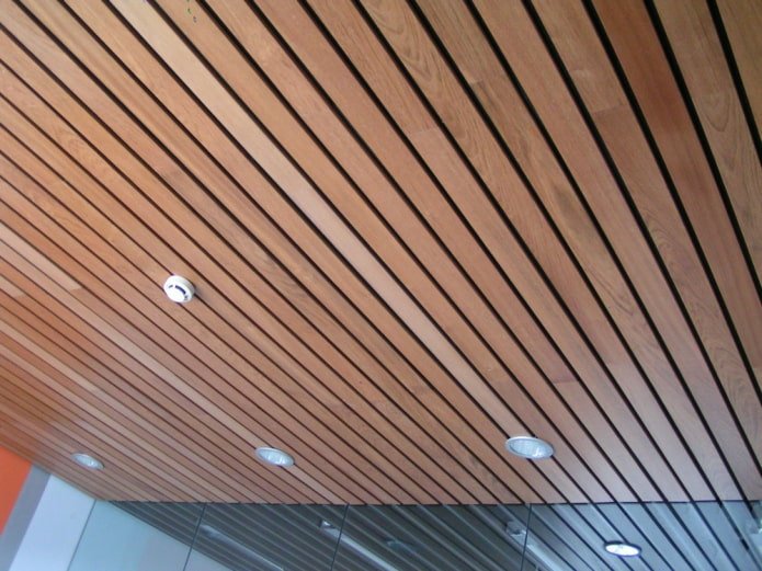 open type slatted suspended structure