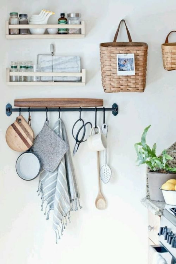 what to hang on the railing