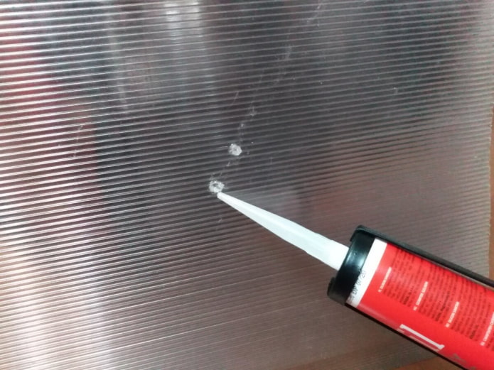 sealing a dent in polycarbonate with sealant
