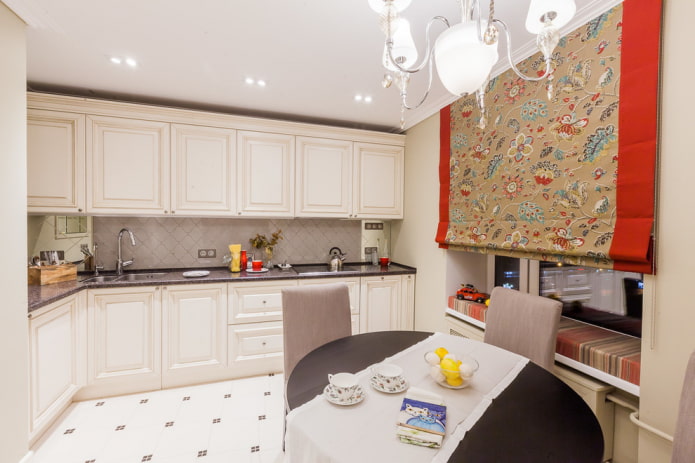 roman blinds with flowers in the kitchen