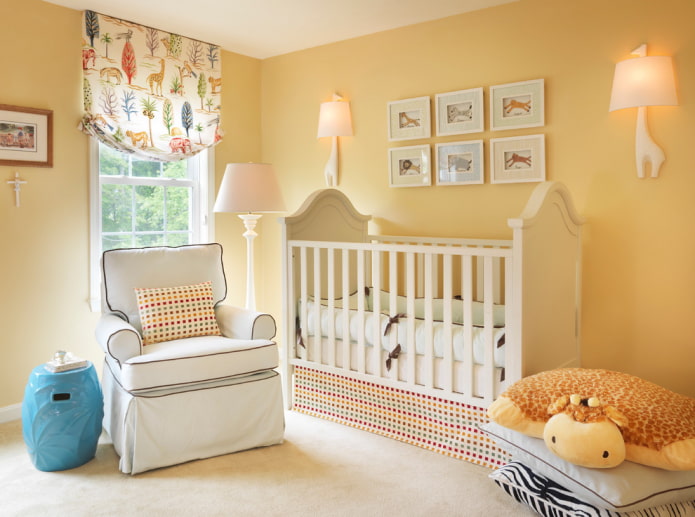 Roman blinds in the interior of the nursery